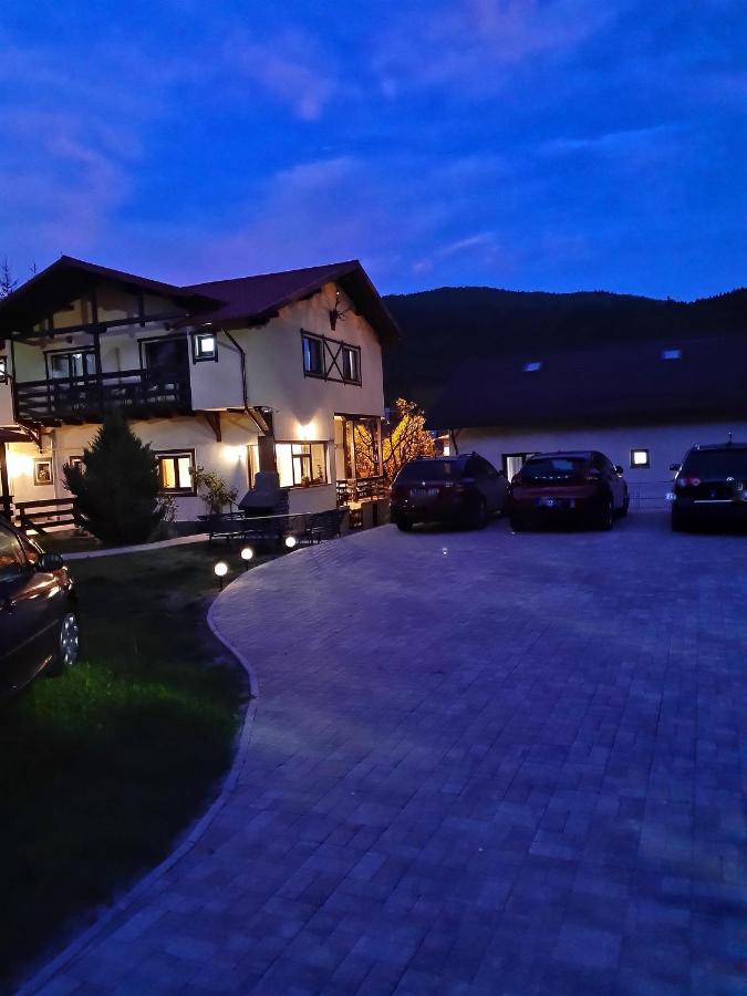 Hotel Casa Cu Flori Buşteni Exterior foto